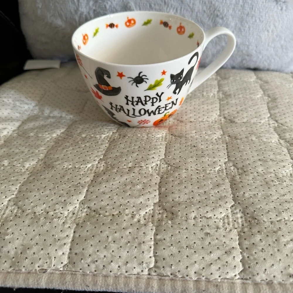 Portobello by design Halloween coffee mug 31/2” length